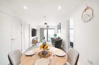 Chique Modern Spacious 2 Bed Apartment Manchester - 1
