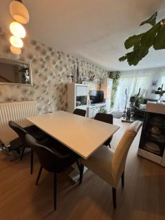 Schönes Haus mit 4 Schlafzimmer Küche Bad WC & Wohnzimmer 2 Parkplätze - 6