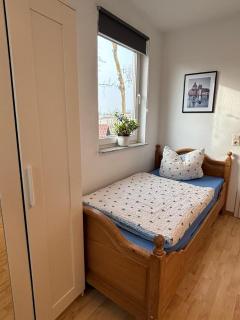 Schönes Haus mit 4 Schlafzimmer Küche Bad WC & Wohnzimmer 2 Parkplätze - 4