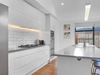 Gorgeous mountain views fabulous family house quiet neighbourhood - 2