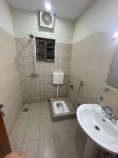 The Crown Guest House - 6