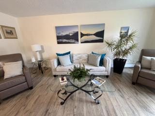 Seaview Condo suite 313 - 0