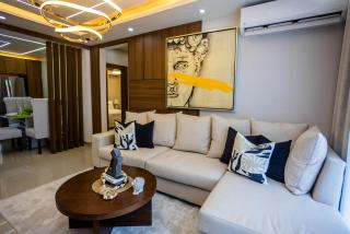 Stylish Luxury Balcony Fast WiFi Parking - 0