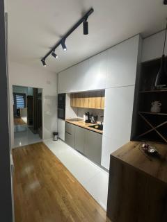 Aleksej Place Modern Apartment Near Center with Parking and Garden - 8