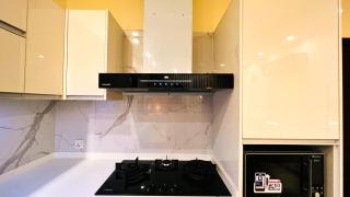 Luxury Studio Apartment With Margalla Mountains View Opposite Centaurus Mall Islamabad - 2