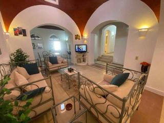 Downtown Marina zero eleven double eight eight five one six eight eight - 9