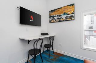 PLUSH Hotel Downtown CN Tower - 8