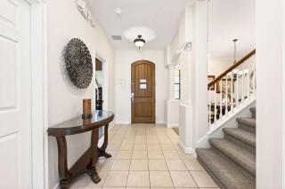 Luxurious 5BR Villa Your Disney Getaway - 2