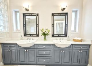 Stylish 5BR Entire House Near Vancouver Sleeps 8, Free Parking - 7