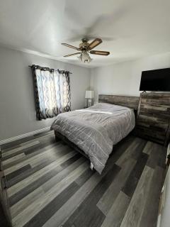 Charming Snow Lake Bungalow - 9