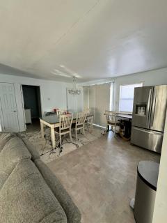 Charming Snow Lake Bungalow - 8