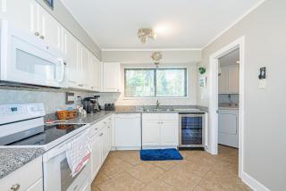 Spacious 2BR Townhome Walk to Private Beach Pool Sleeps 9 - 2