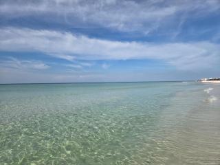 Family Beach Townhome at Shoreline Towers - Walk to Private Beach - Sleeps 9 - Destin - 0