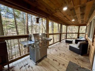 The Founder - Iconic Rockhouse Cabin - 5