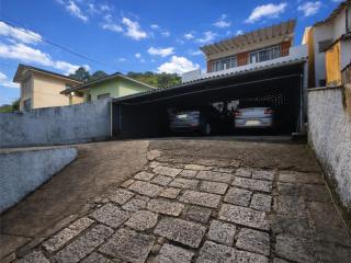 Casa ampla com garagem, 3 quartos, ideal para famílias, a 10 min do centro histórico - 1