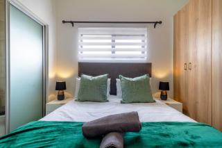 Greenlee 2BR Luxury - 1