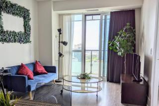 Luxury Escape: Stunning City Views by CN Tower! - 5
