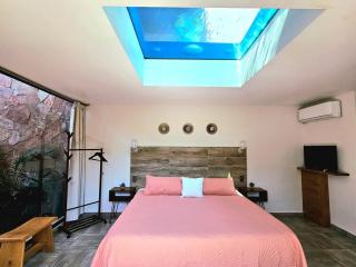 Bungalow Romántico con Jacuzzi Privado y Terraza con Vista - 5