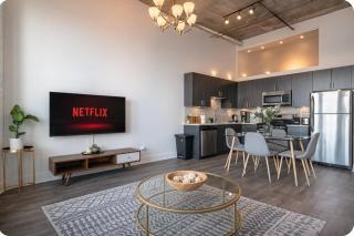 Convenient Cozy 2BR Loft with Optional Parking for 8 guests Near McCormick Place, Soldier Field and Lakefront Trail - 9