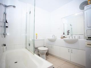 Stylish One Bedroom Full Kitchen Patio Free Parking - 5