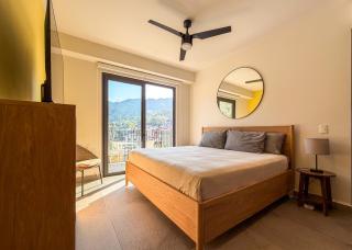 Oasis Riverfront Resort-Style One Bedroom - 4