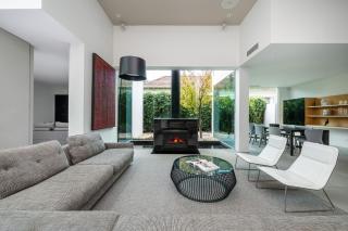 The Art House by the Beach - 9