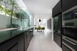 The Art House by the Beach - 5