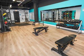 Modern 2BR Stay in South Loop with Optional Parking & Gym Access Near Museum Campus & Grant Park - Chicago - 1