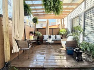 Urban Oasis • 3BR Duplex w/ Patio• Easy NYC Access - 9