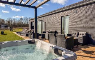 5 Bedroom Nice Home In Hadsund - 9