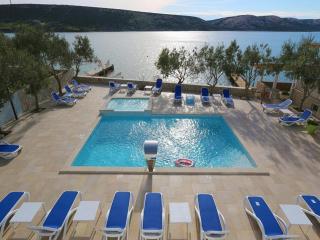 Seaview Apartment in Stara Novalja - 4