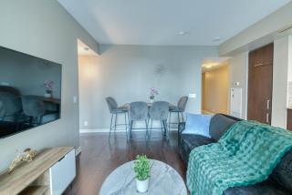 The York Grand Plaza Suites - 6