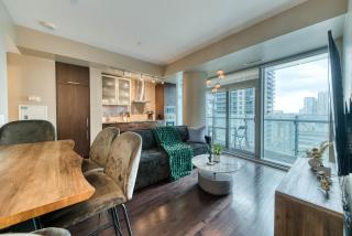 The York Grand Plaza Suites - 4