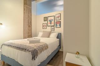 Cozy 2BR South Loop Condo with Optional Parking and Gym Near McCormick Place, Public Transit & City Hotspots - Chicago - 7