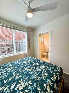 St Kilda W Beach - FREE Parking - 2 min to Beach - 4