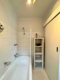 St Kilda W Beach - FREE Parking - 2 min to Beach - 1