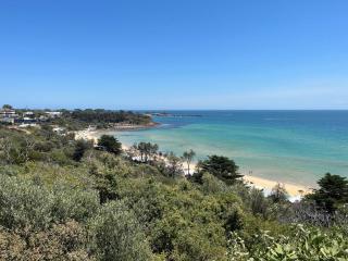 The Bay Walk House 750m to Mills Beach - 8