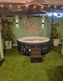 Costana - Hostal - 0