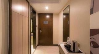 Zmax Guangzhou Jiangtai Road Metro Station - Guangzhou - 3