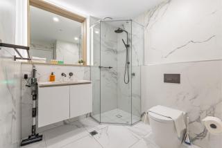 Panorama 2B2B Central Box Hill with secured garage - 8