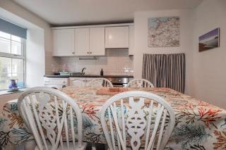 Kingfisher Cottage - 2