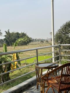 VacationVibeVilla 2R, Balcony, Kitchen, Living - 5