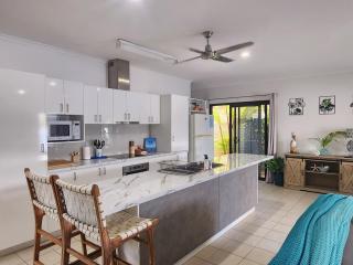 Skippers Rest at Lake Bennett - 8