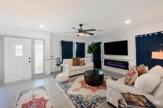 Luxury Stay Near Downtown Bakersfield - 5