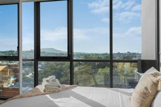 Spacious 3BR Near Stadium w Views, Pool and Car Park - 4