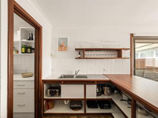 Bay Beach House - Beachfront Bliss near Town - 8