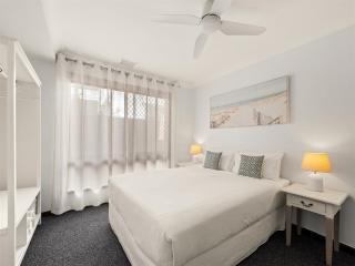 Bay Beach House - Beachfront Bliss near Town - 1