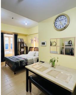 Henry's Newport Deluxe Condotel - 4