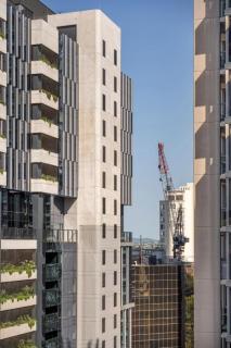 CBD Resort-Style Stay Pool, Gym, Parking Walk to Waterfront - 1