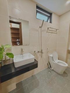 Balcony Modern Comfort in Local Alley - 3